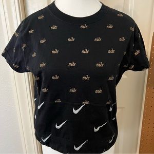 Women’s Nike Crop Top T-Shirt